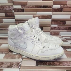 Nike Air Jordan 1 Retro Men’s Size 11 White Leather Athletic Basketball Shoes